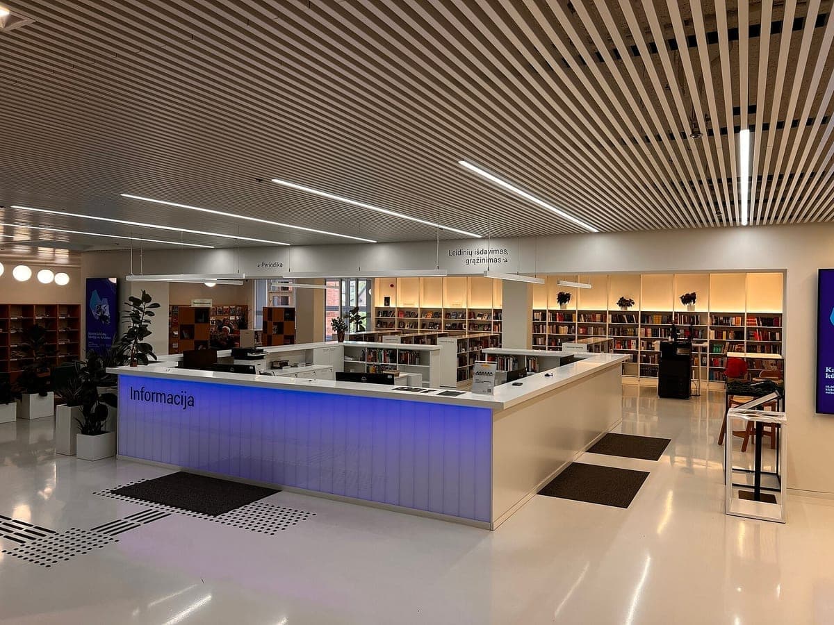 Ąžuolyno biblioteka