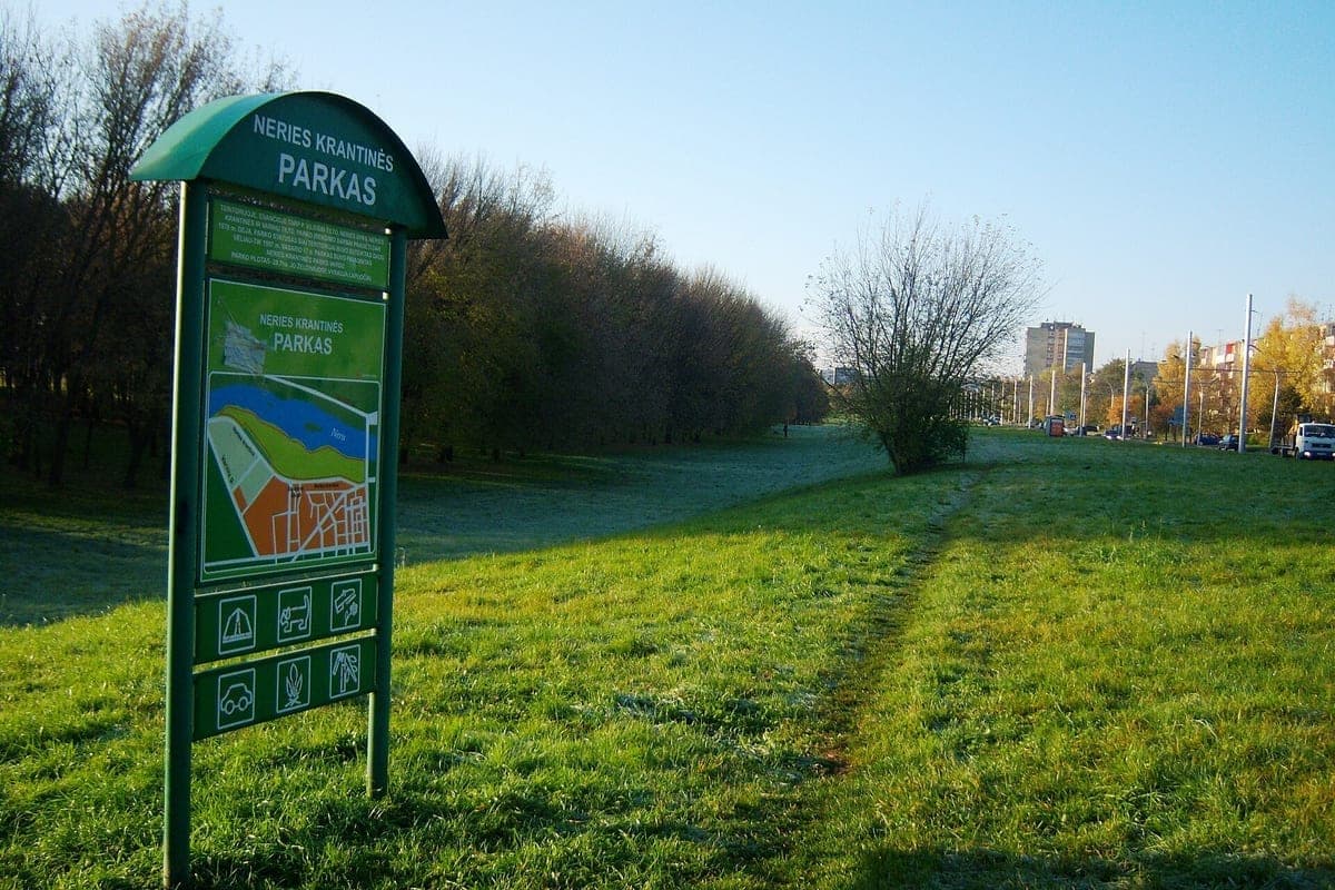 Neries krantinės parkas